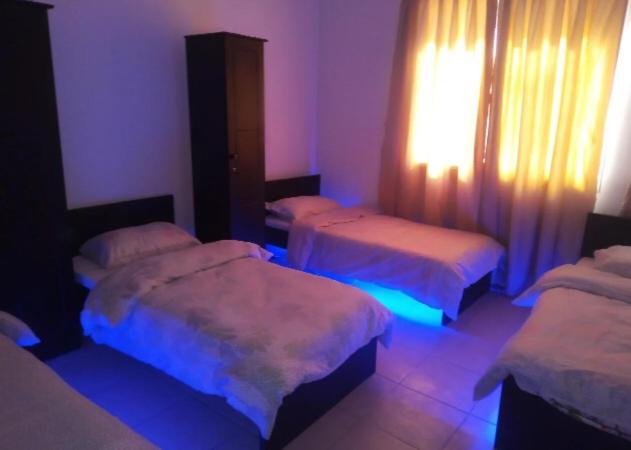 Diamond Hostel Doha Bagian luar foto
